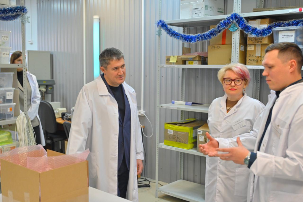 приезд губернатора Технотроникс.jpg приезд губернатора Технотроникс.jpg